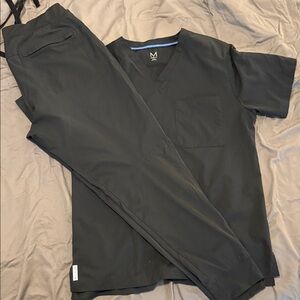 Medelita Black V-Neck Scrub Top